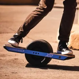 Someone riding the new OneWheel XR in the dirt.